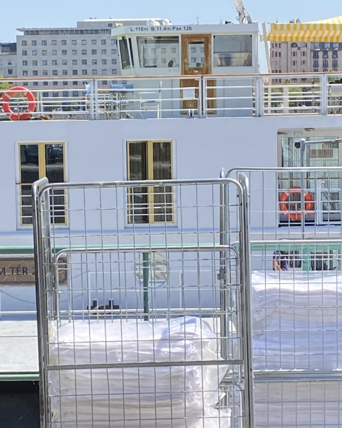 Eladó működő cég, kft,Budapest mosodai vállalkozás